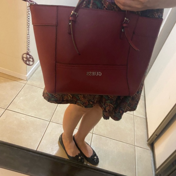 Guess Purse - Picture 5 of 5